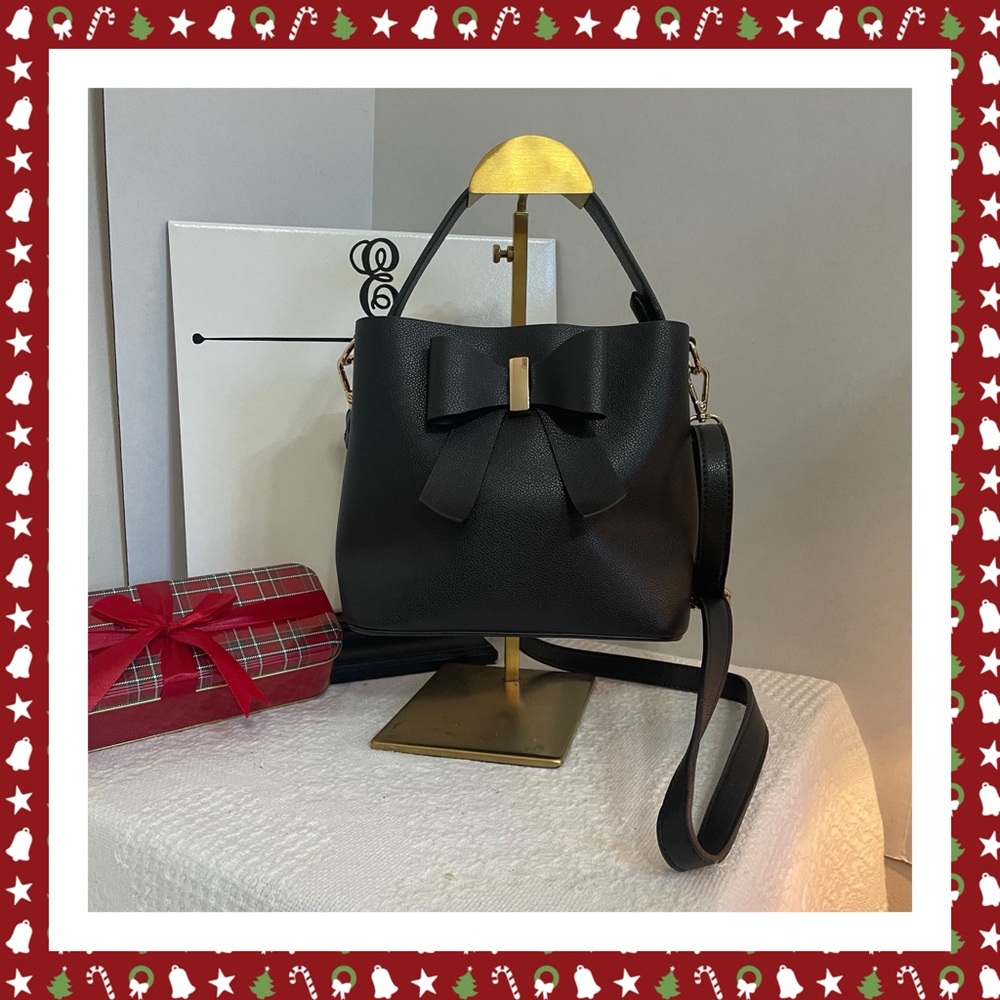 LD Elegant Classic Black Bow Handbag~
Handle or Crossbody ~Dress up your Style‎